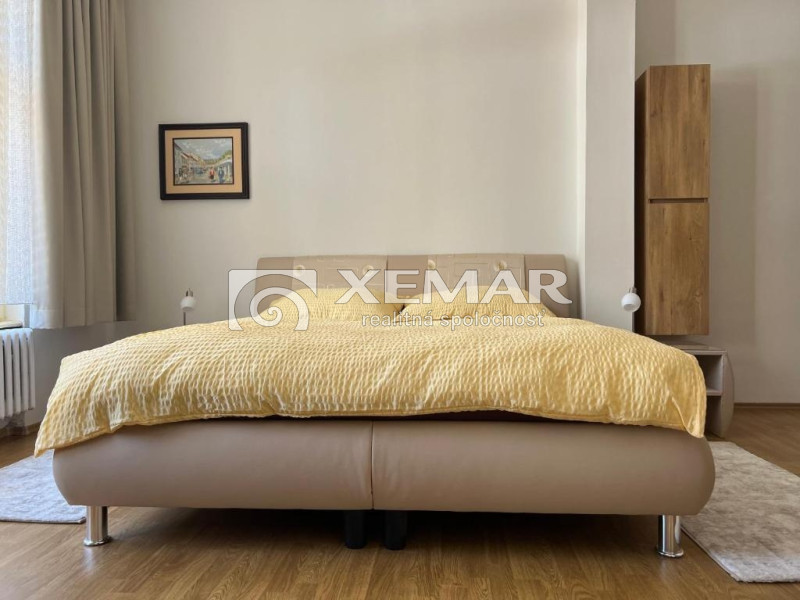 PRENÁJOM 3 izbový apartmánový byt na námestí Banská Bystrica - 4