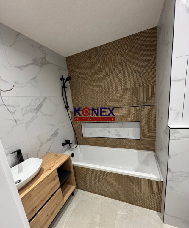 Na predaj moderný, kompletne zrekonštruovaný 4-izbový byt v - 4