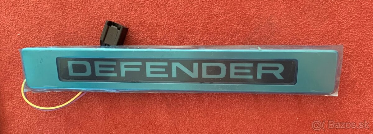 Land rover defender - 4