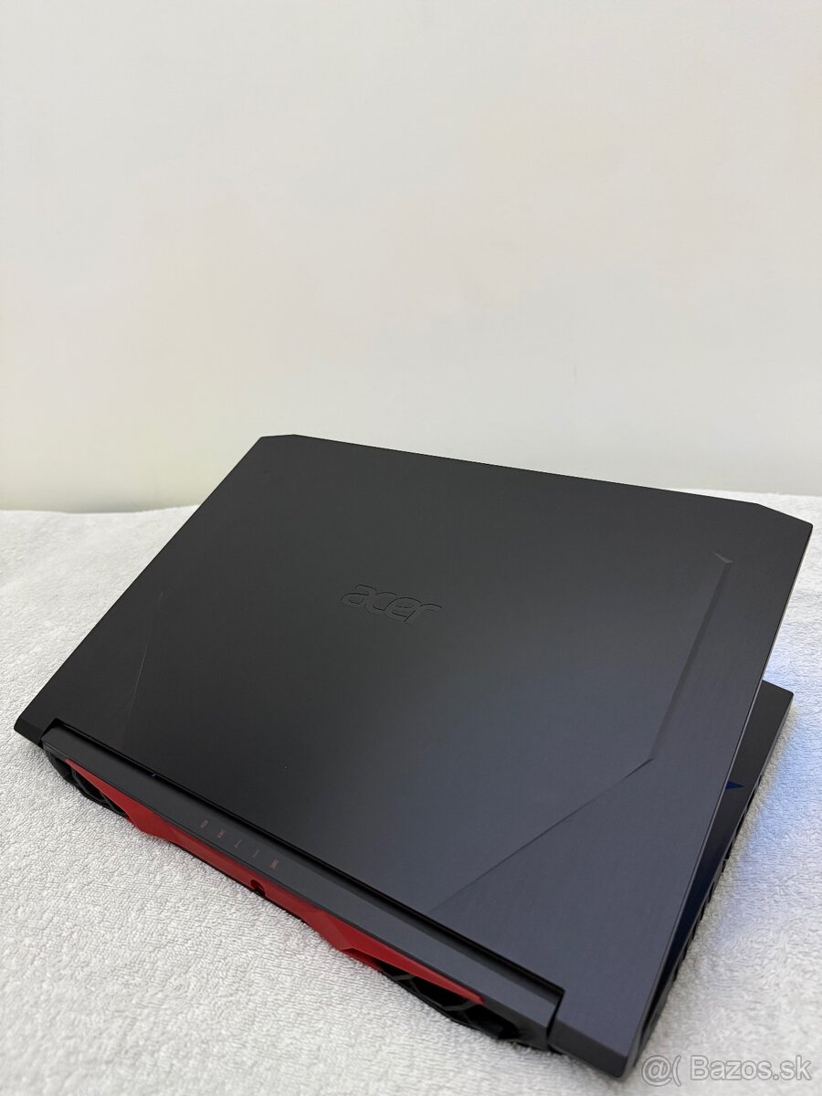 Acer Nitro 5 RTX 3060 32GB RAM 1TB SSD - 4