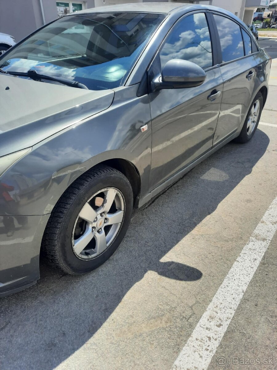 Chevlolet cruze ls - 4