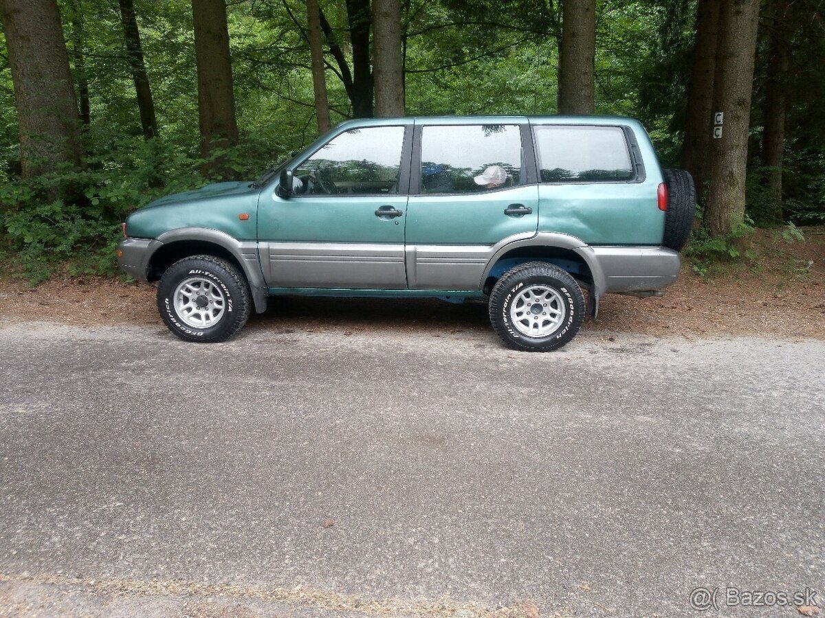 Terrano 2.7 92kw diesel 4x4 - 4