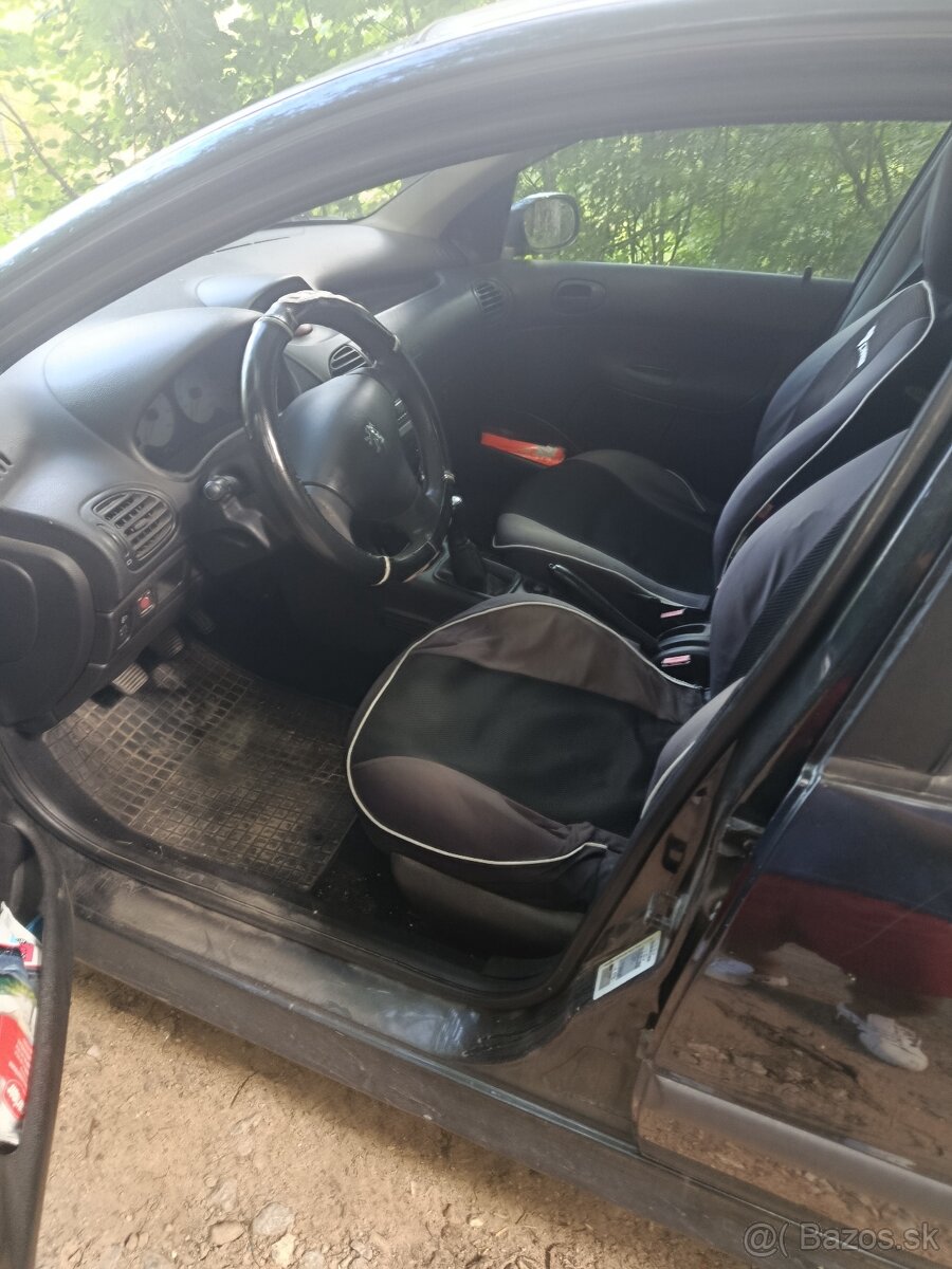 Peugeot 206, 1,4 benzín - 4
