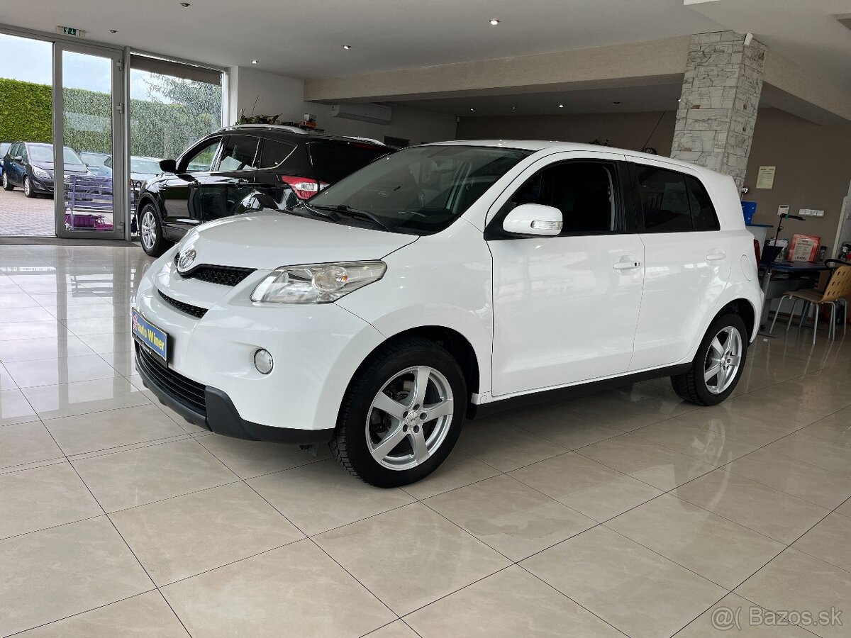 Toyota Urban Cruiser 4X4 - 4