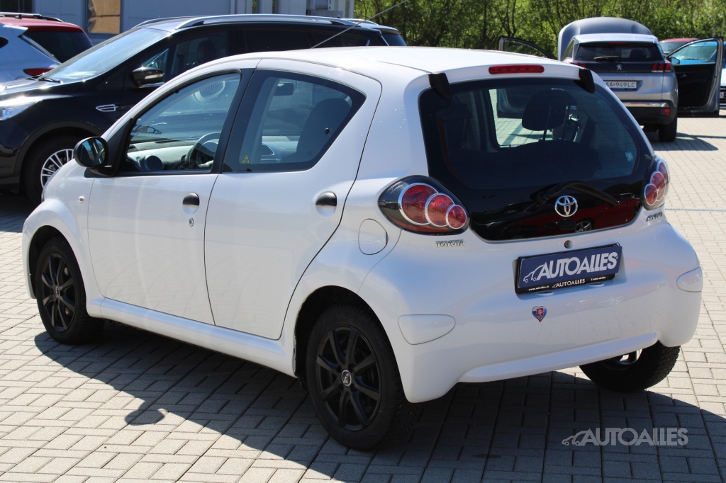Toyota Aygo 1,0 i 50 kW - 4