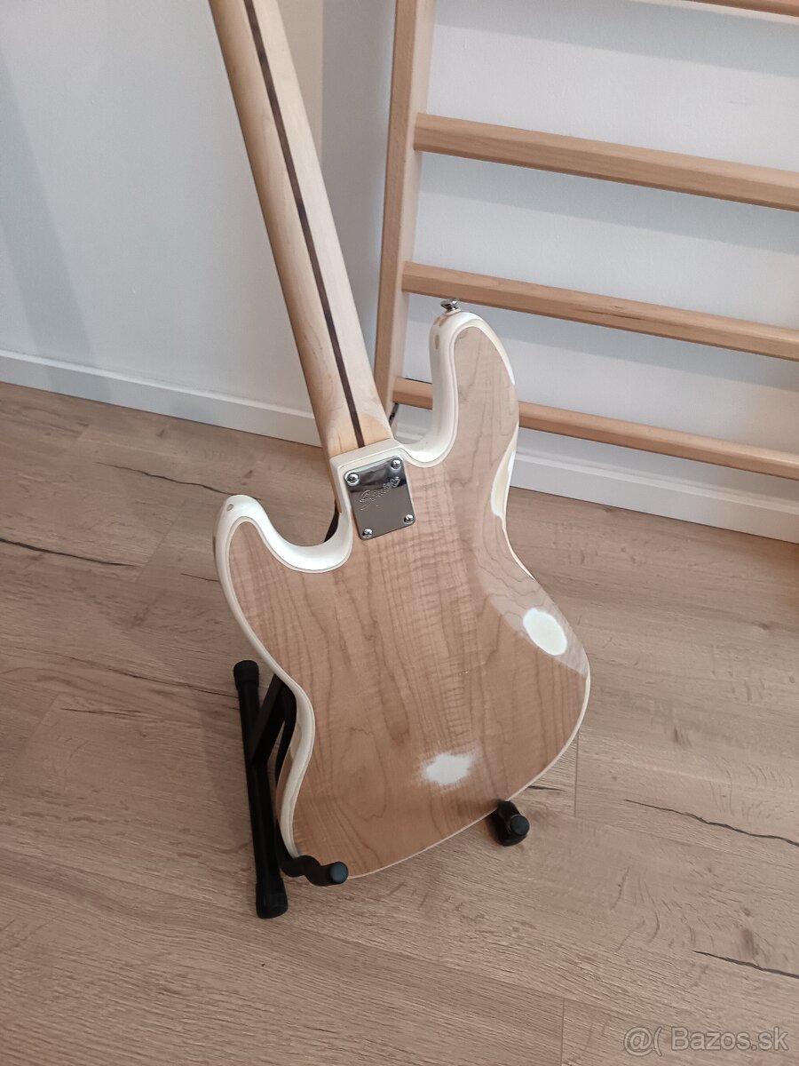 Squier jazz Bass - 4