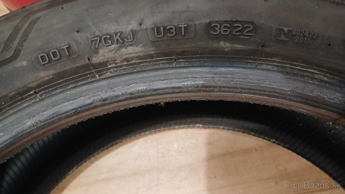 245/45R20 - 4