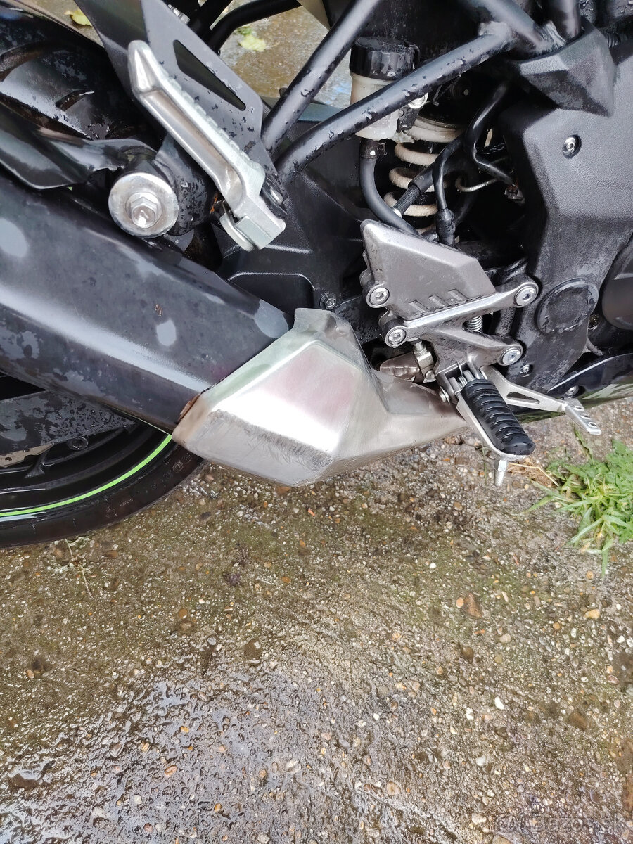 Kawasaki ninja 250 - 4