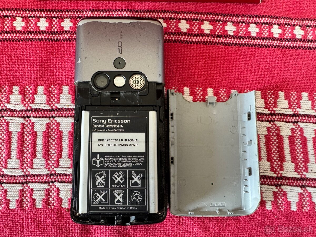 Sony Ericsson K610i - 4