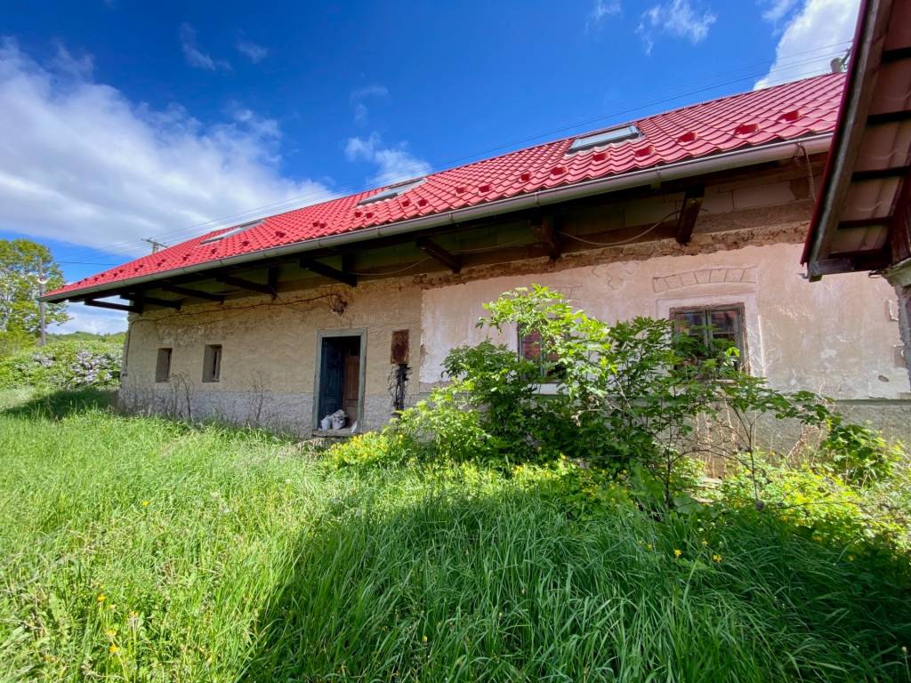 Výrazne znížená cena Na predaj dva domy s krásnym výhľadom - 4