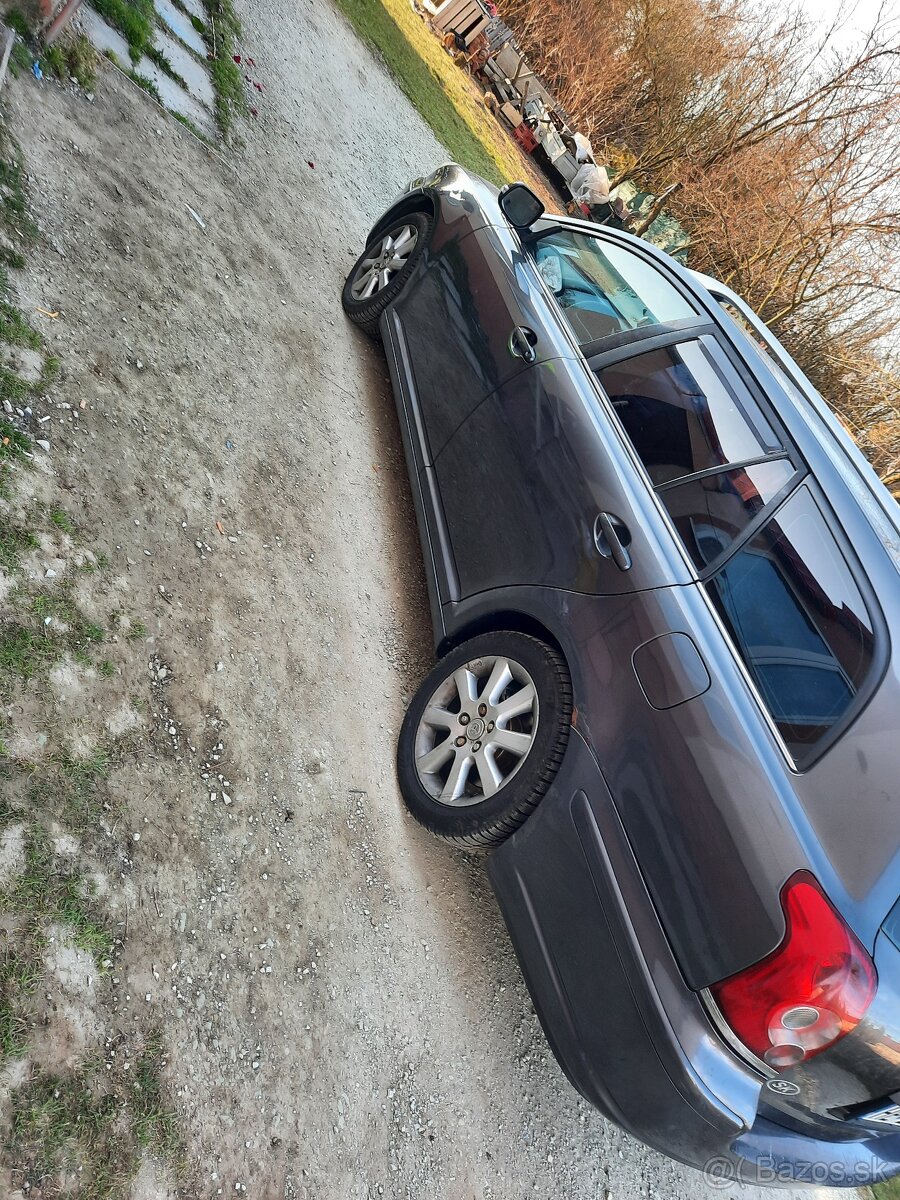 Predam Toyotu Avensis - 4