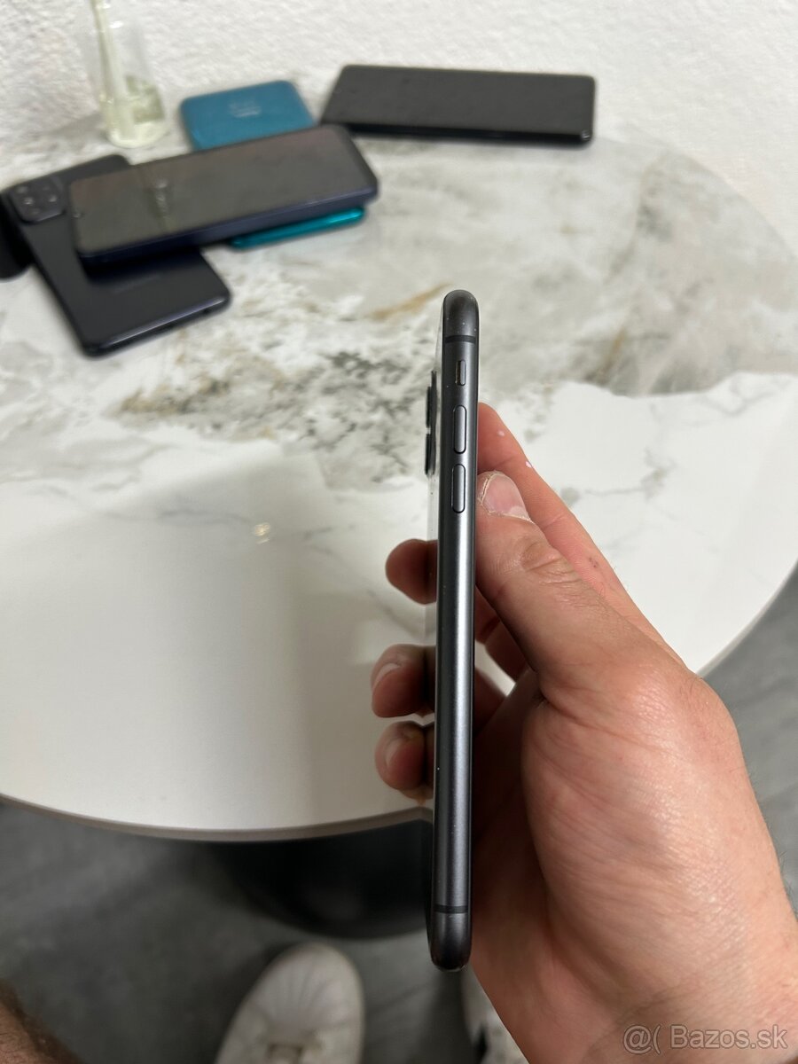 iPhone 11 128GB - 4
