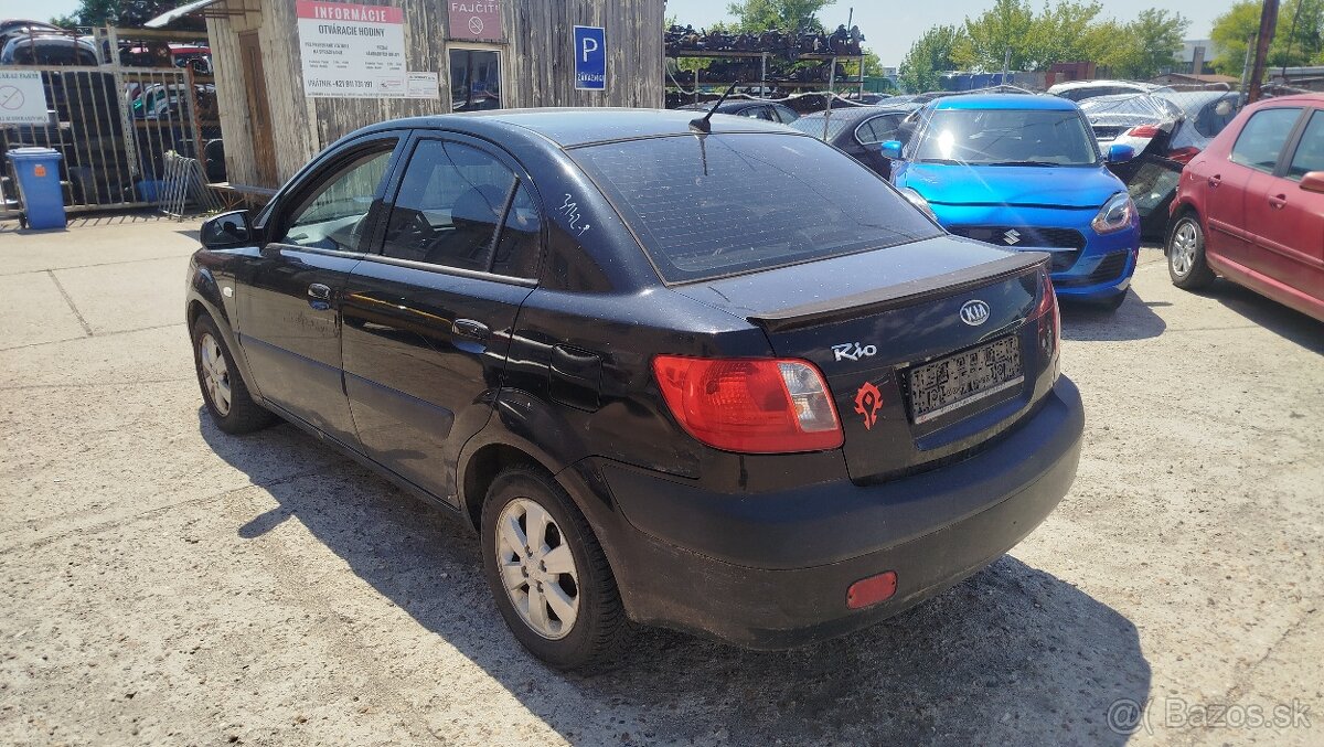 Kia Rio - 4
