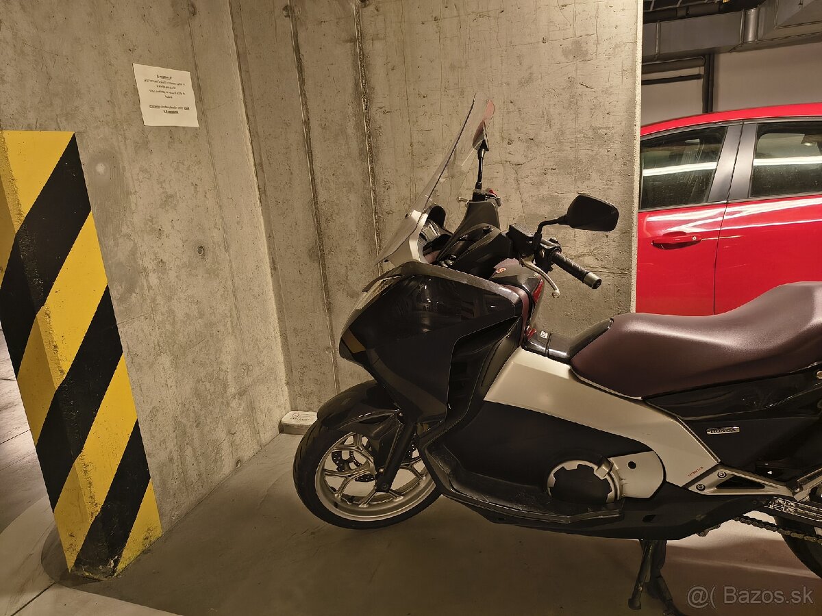 Honda Integra NC 700 - 4