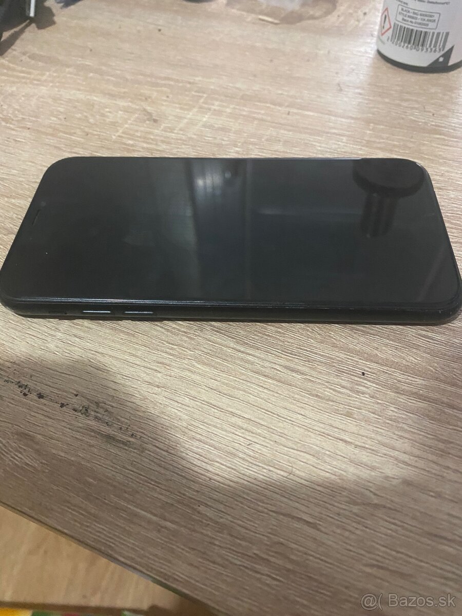 Iphone xr - 4
