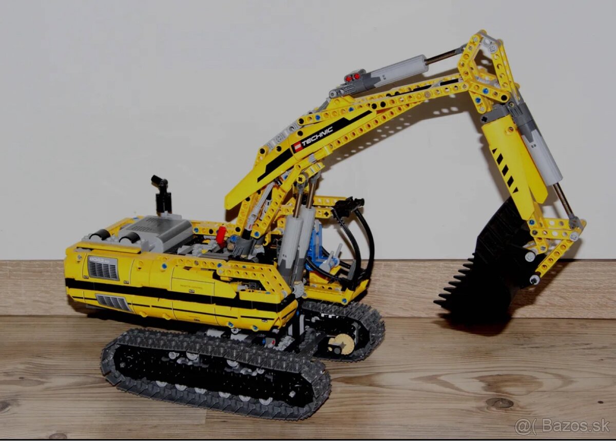 Lego motorový bager 8043 - 4