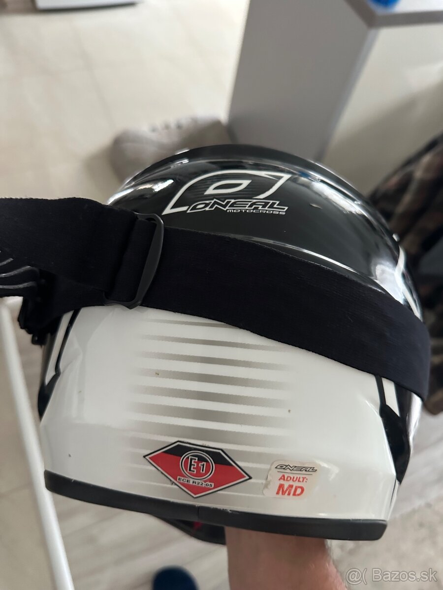 predám prilbu na enduro - 4