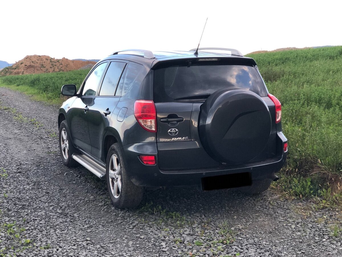 Toyota RAV4 - 4
