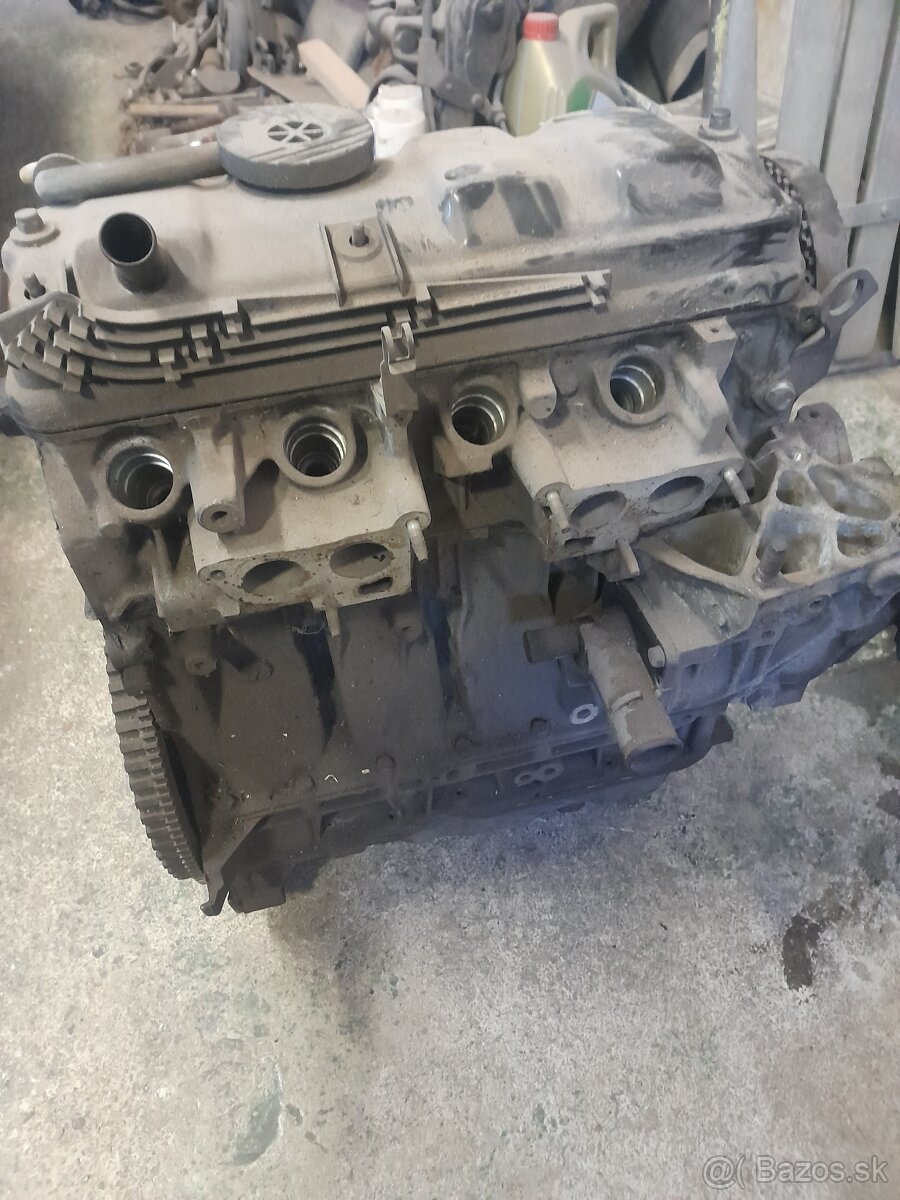 Predám motor na Peugeot 106 1.1 - 4