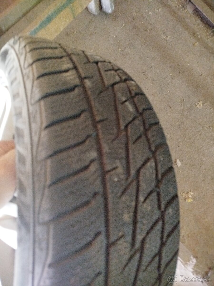 205/55R16 - 4