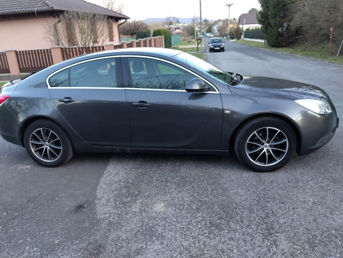 Opel Insignia 1.8 - 4