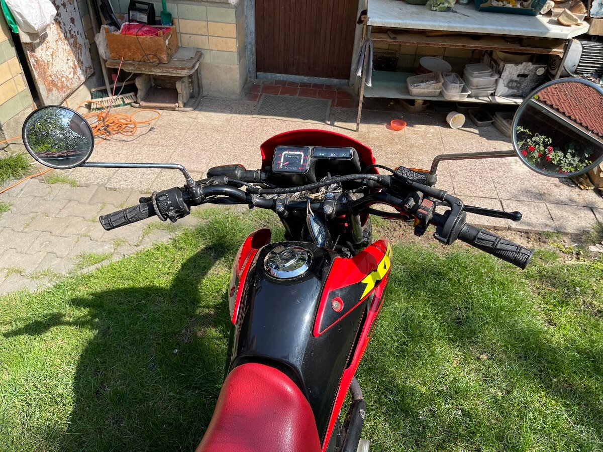 Predam motorku Honda XR 125L
