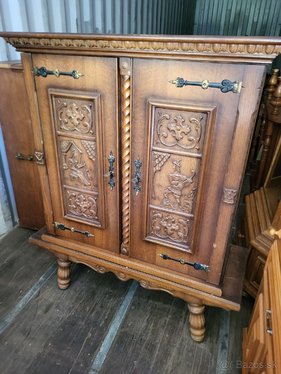 Starožitná skriňa - 4