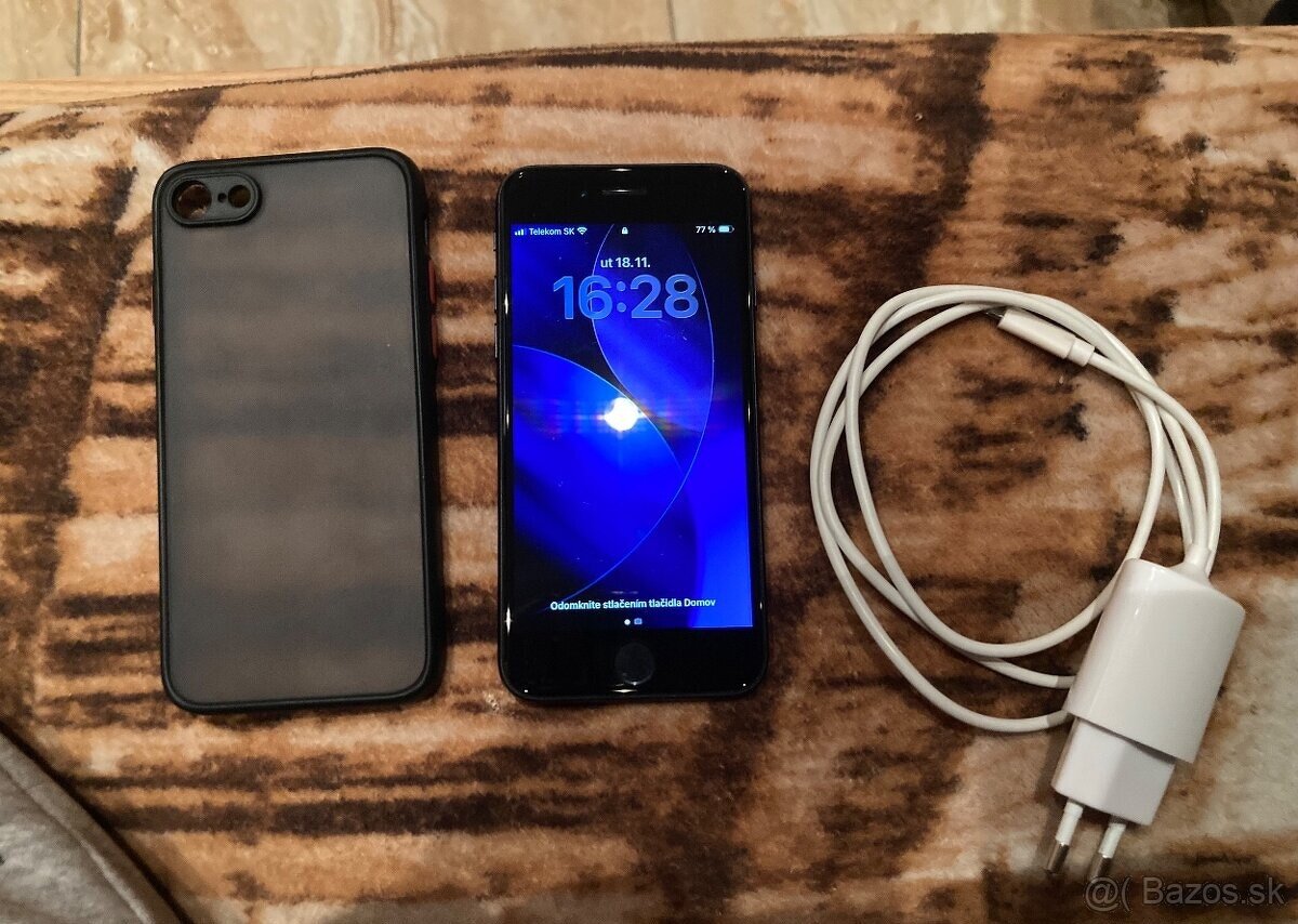 Apple iPhone SE 2020 128GB s príslušenstvom - 4