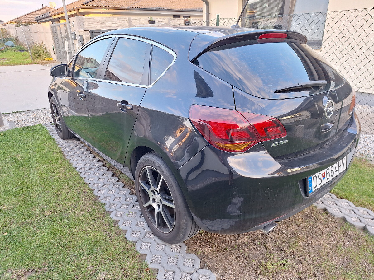 Opel Astra J 2,0 CDTi 118 kW - 4