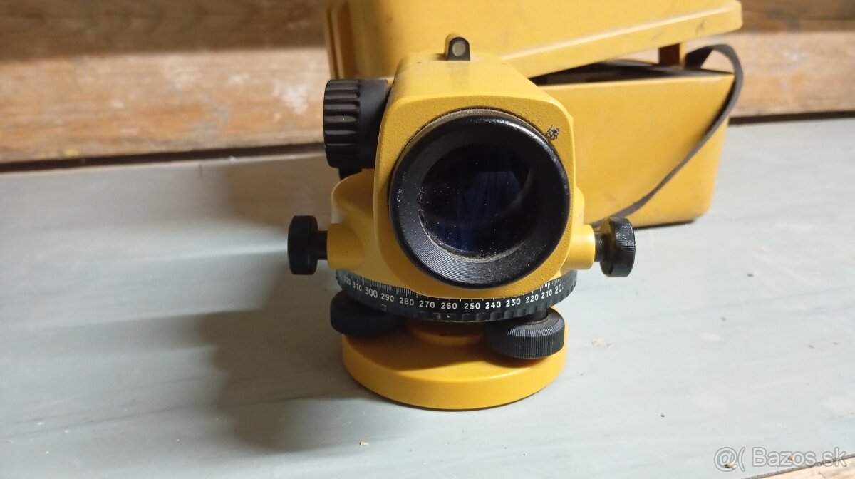 Opticky nivelak Topcon AT-22A - 4