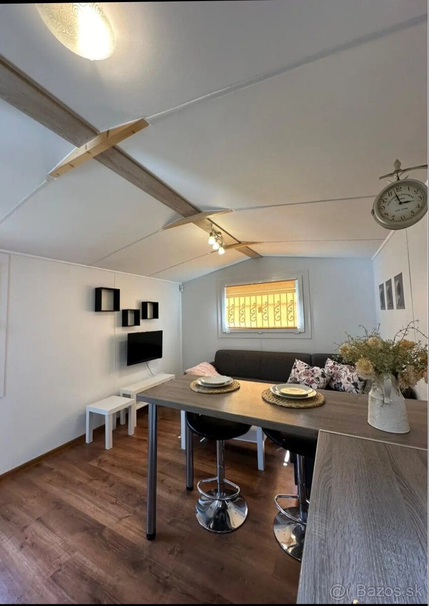 Záhrada s mobilným domom - 4