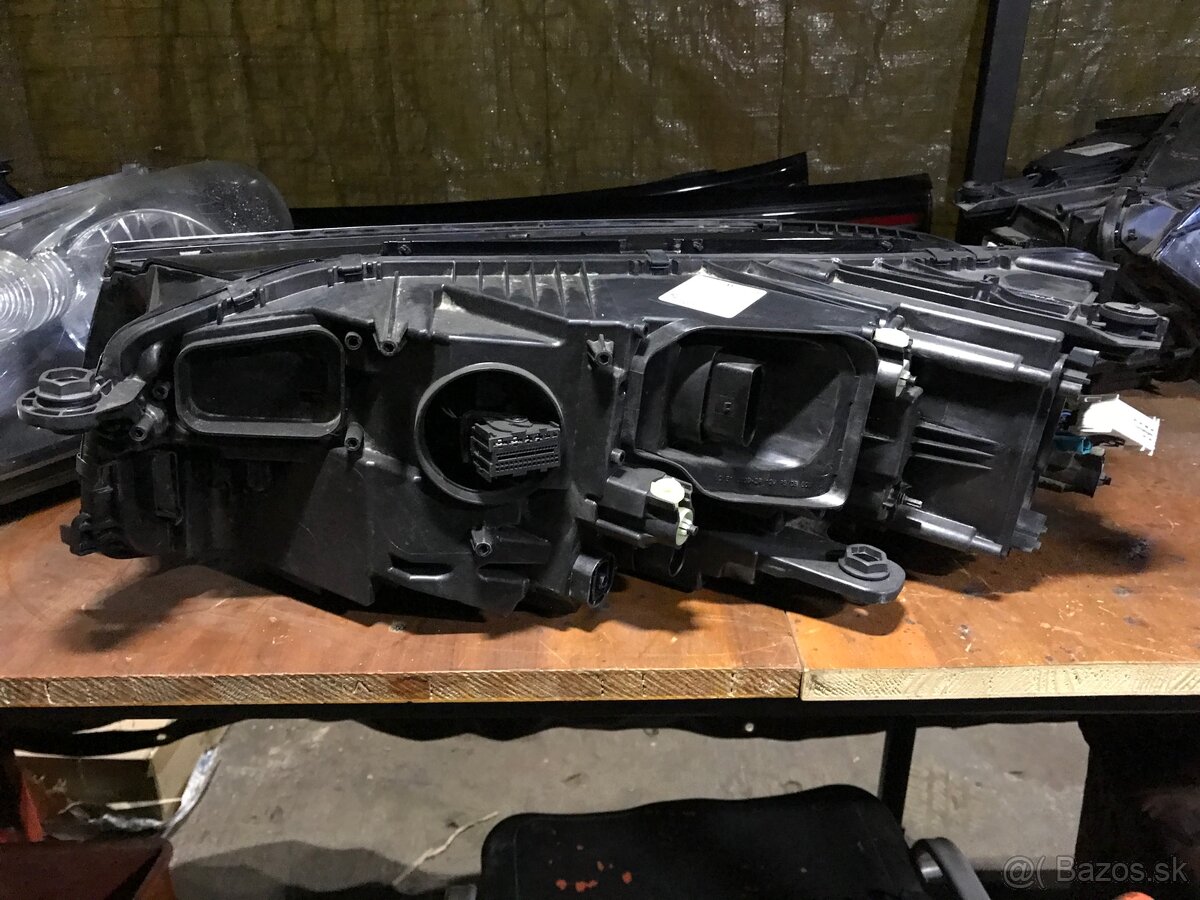 Vw touareg 3 pravý svetlomet Led matrix - 4