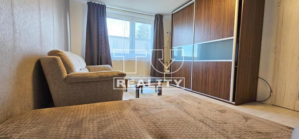 NA PREDAJ VEĽKÝ TEHLOVÝ 1-IZBOVÝ BYT S BALKÓNOM (43 m2),... - 4