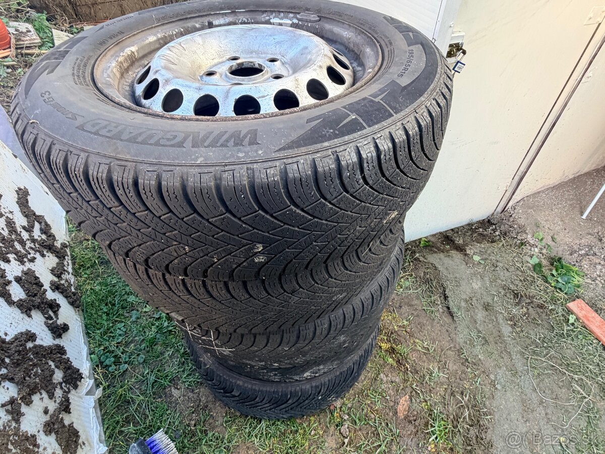 Zimné pneumatiky 195/65 R15 na plechových diskoch 5×112 - 4
