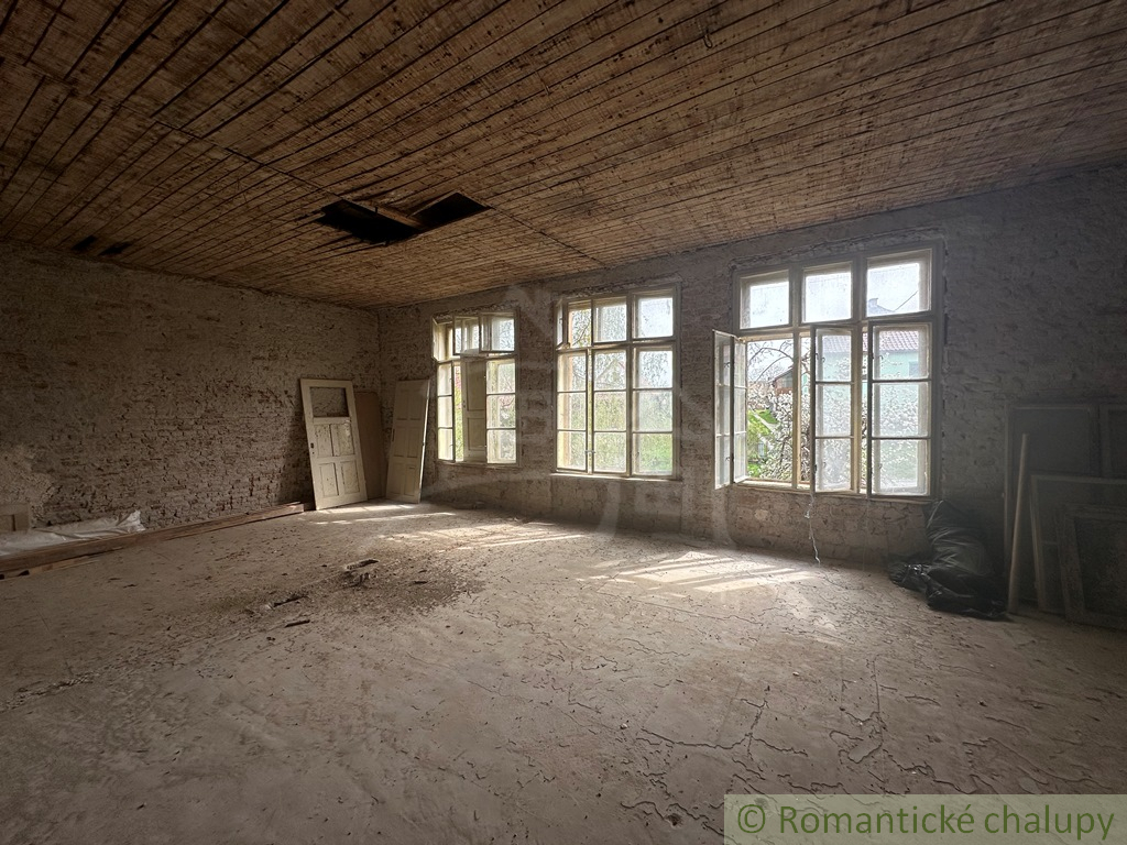 Exkluzívne: 100-ročná škola v Lukovištiach - 4