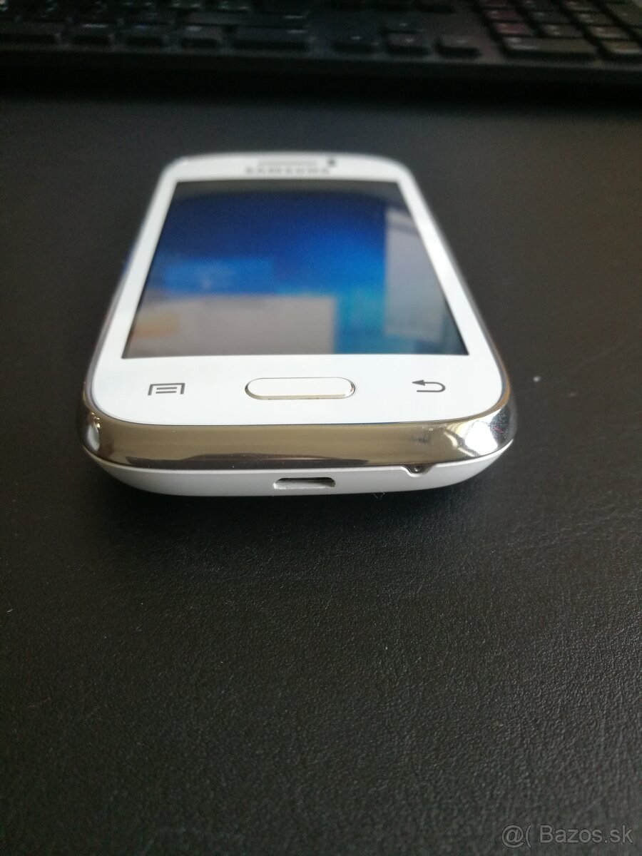 SAMSUNG Galaxy Young (GT-S6310N) - 4