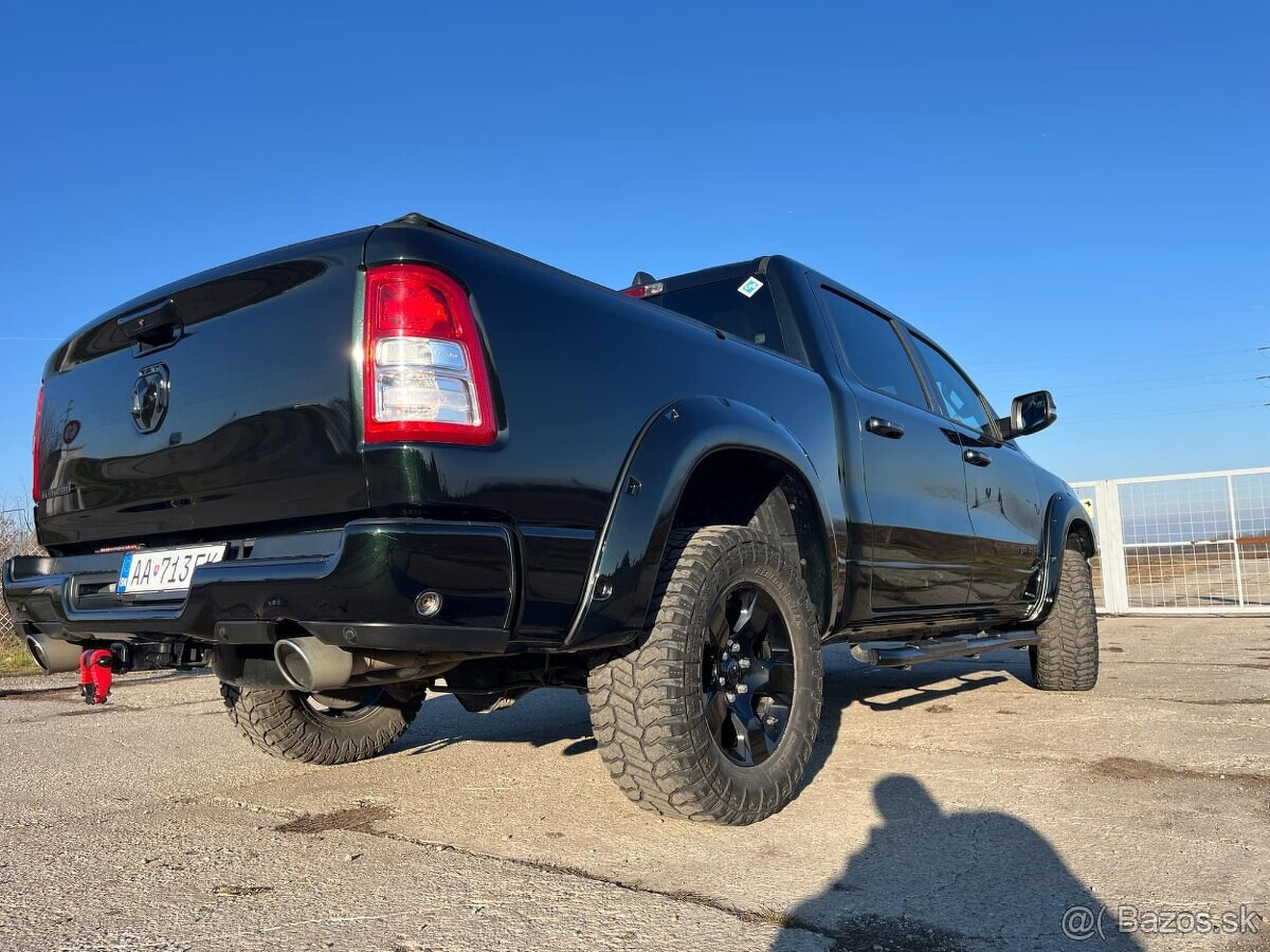 RAM 1500 BIG HORN HEMI 5,7 L + LPG