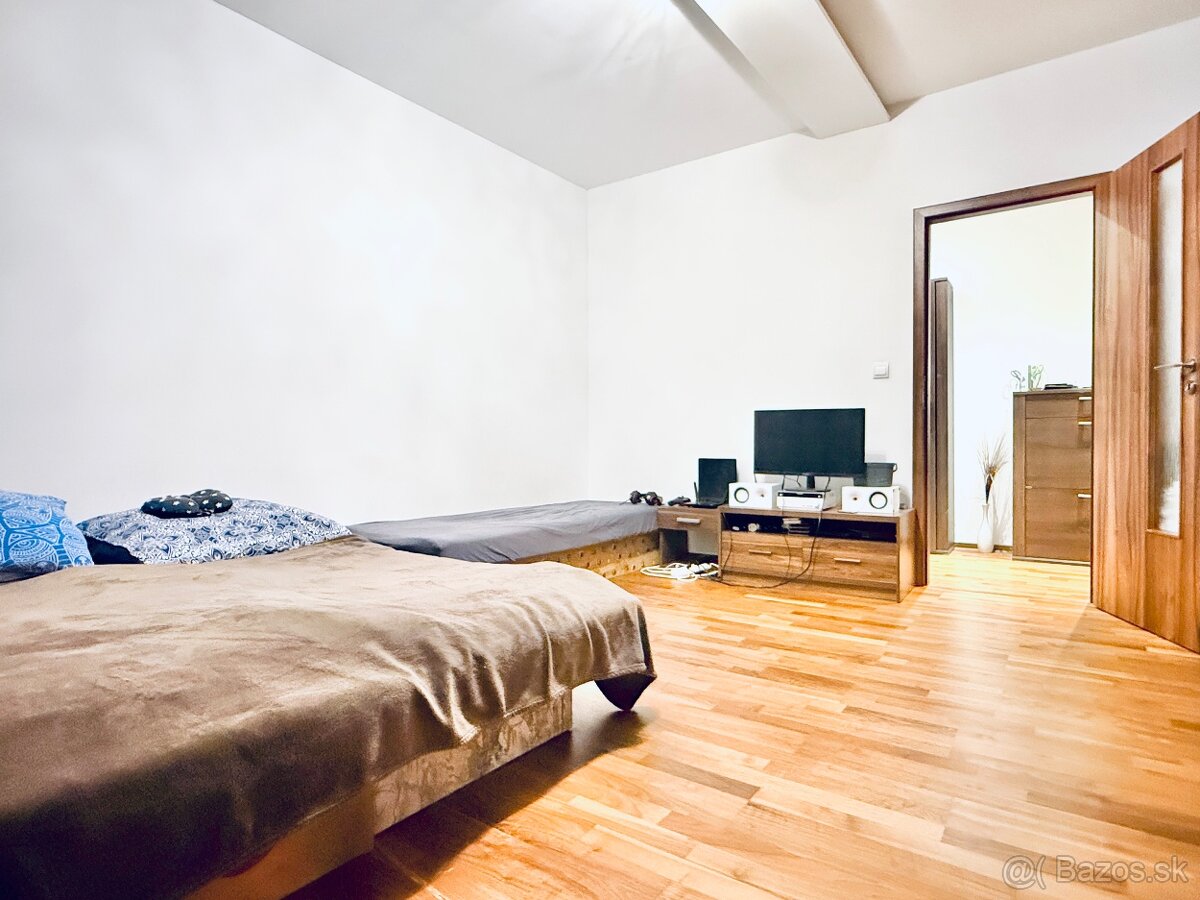 Zrekonštruovaný 3 izbový byt s loggiou v lokalite s výbornou - 4