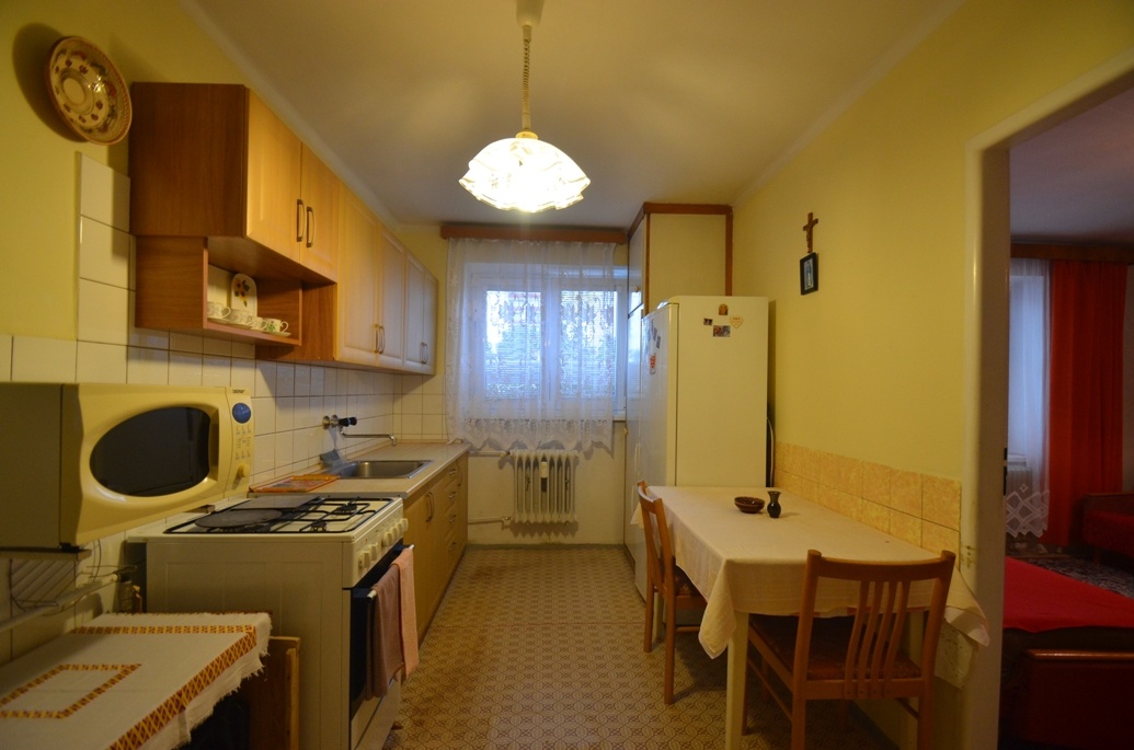 NA PRENÁJOM 3 IZBOVÝ BYT KÚSOK OD NÁMESTIA V ZH - 4