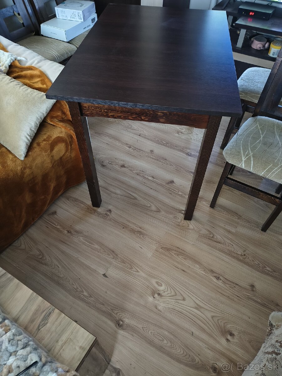 Stôl + 4 stolicky - 4