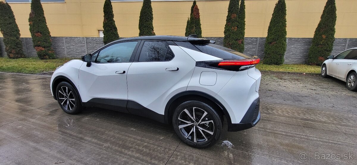 Toyota C-HR 2.0-l-VVT-i Hybrid - plug-in - 4