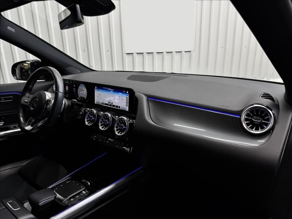 Mercedes Benz GLA 200d 4matic AMG - 4