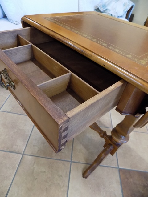 Starožitný rozkladací stolík - 4