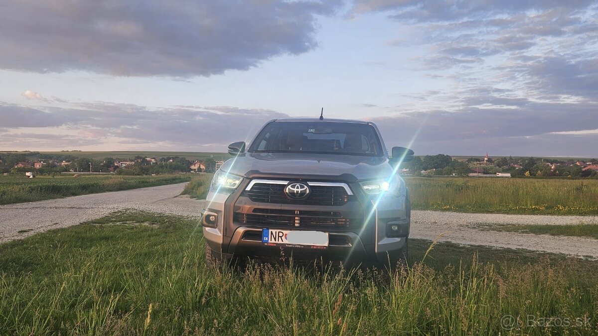 Toyota Hilux DC 2.8 I Invincible 4x4 A/T