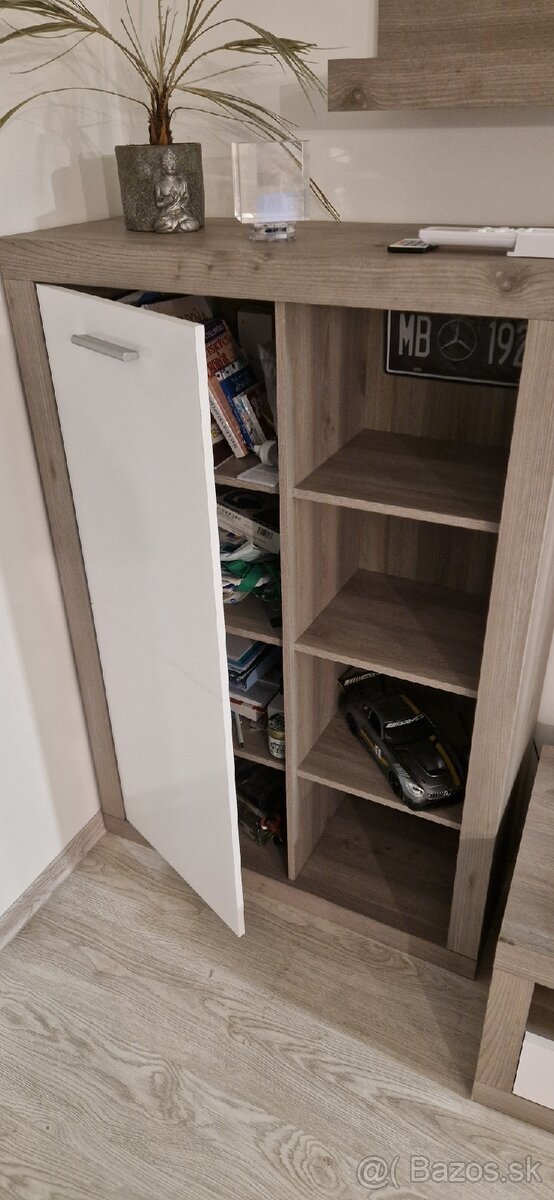 Obývačková stena s LED podsvietenim. - 4