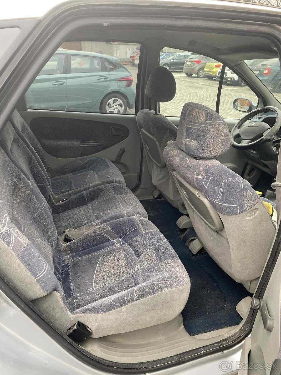 Predám Renault Megane Scenic 1.9 - 4