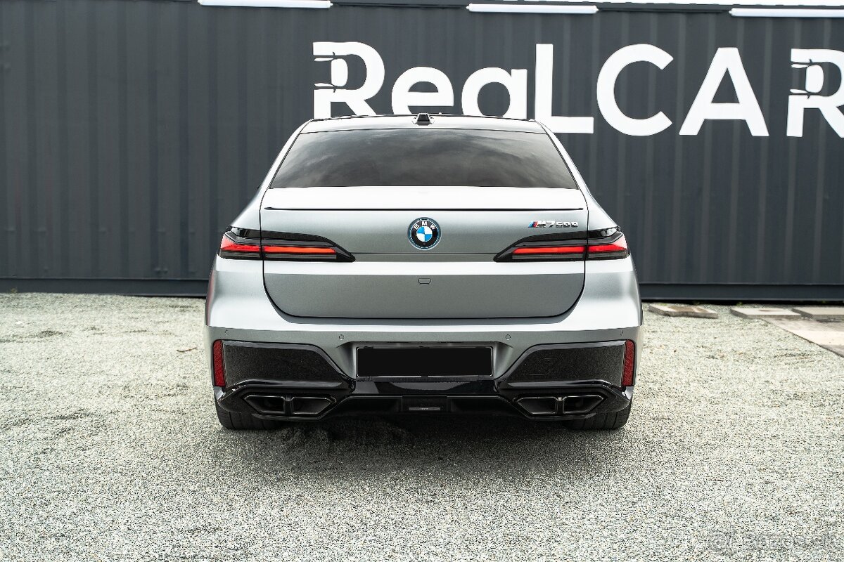 BMW M760e xDrive A/T Na prenájom - 4