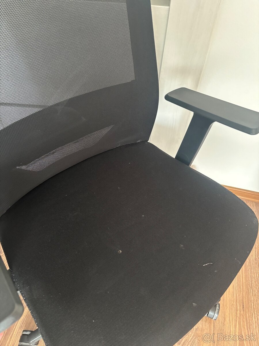 Kancelárska čierna stolička - 4