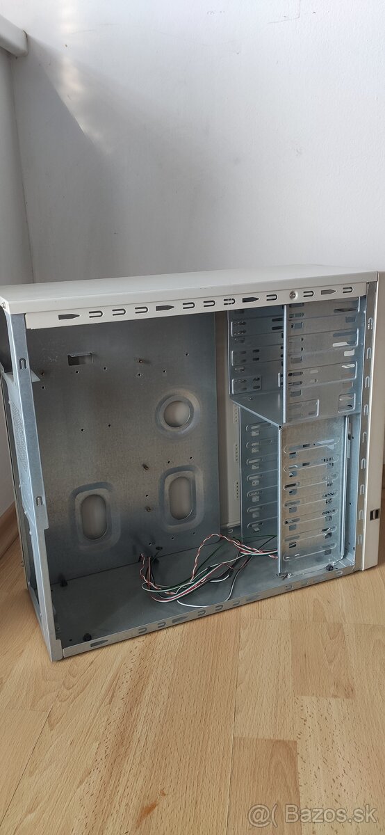 Predám full ATX PC skrinku - 4