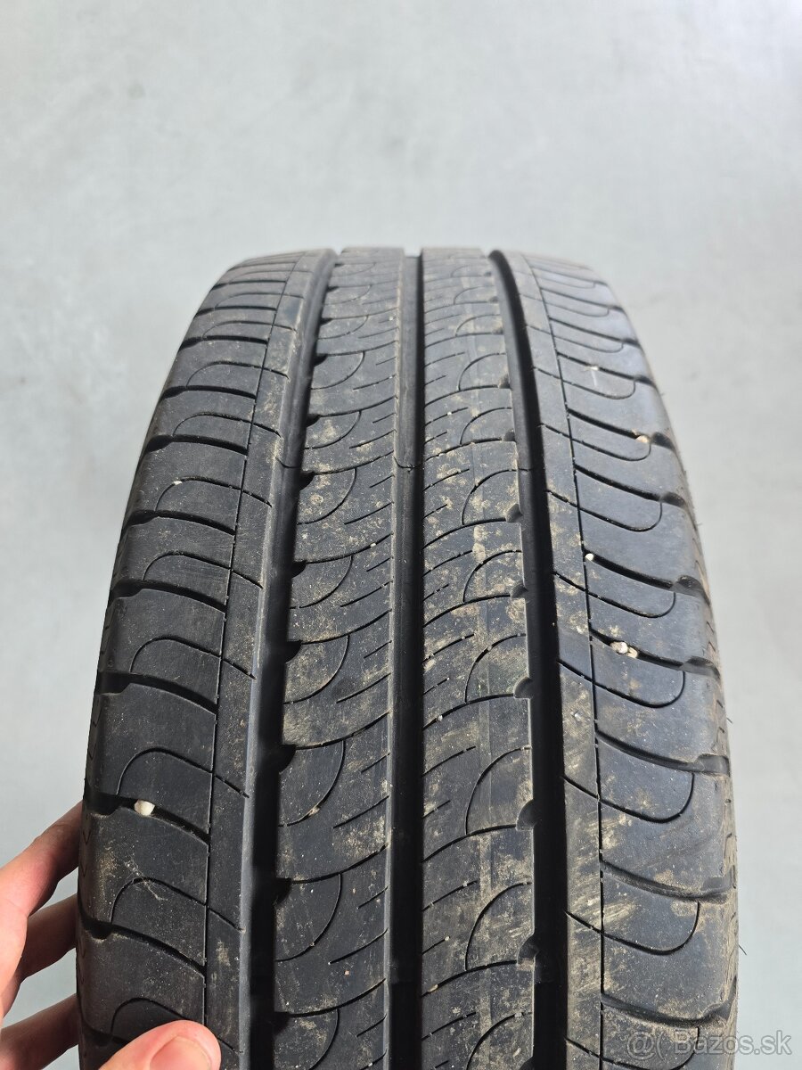 Letné pneu Goodyear Efficient grip cargo 225/55 R17C - 4